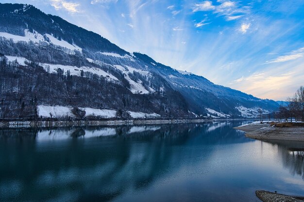 Photo le lac de lungern