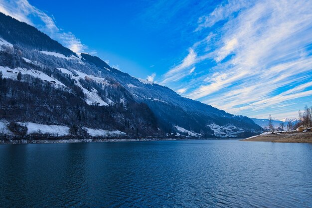 Photo le lac de lungern