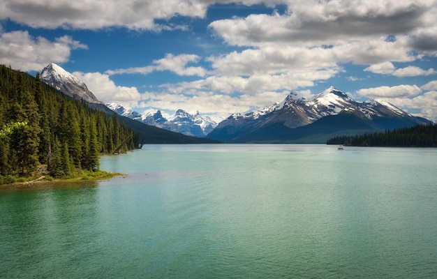 Lac Maligne dans le parc national Jasper