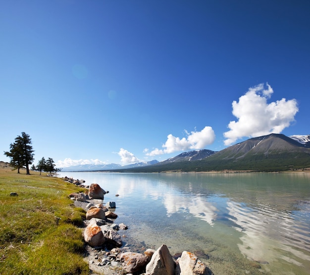 Lac en Mongolie