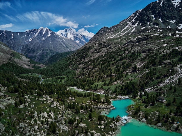 Lac de montagne russie sibérie occidentale montagnes altaï crête de katun