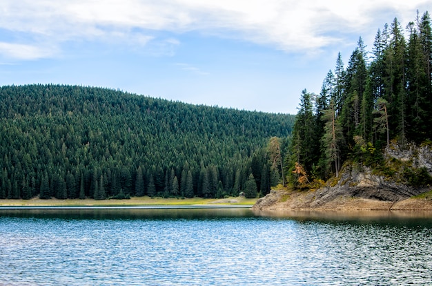 Lac de montagne