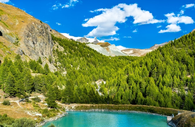 Lac Mosjesee près de Zermatt en Suisse