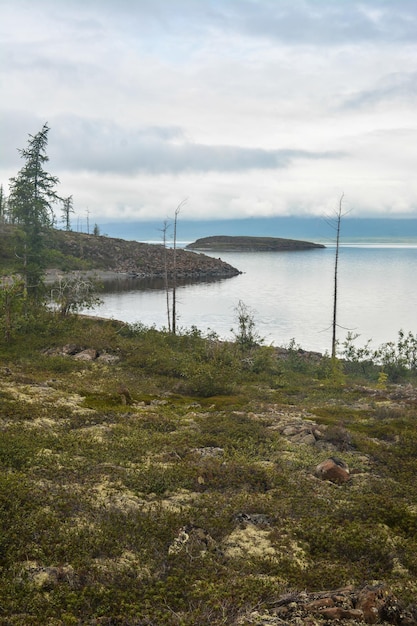 Lac sur le plateau de Putorana