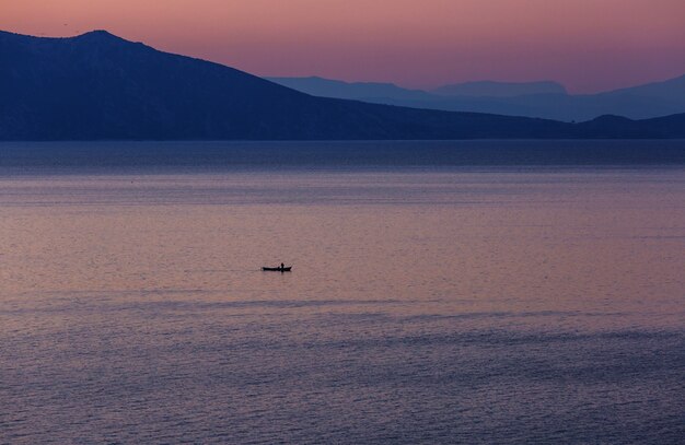 Lac en Turquie. Beaux paysages de montagnes.