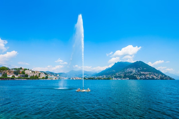 Lac et ville de Lugano Suisse