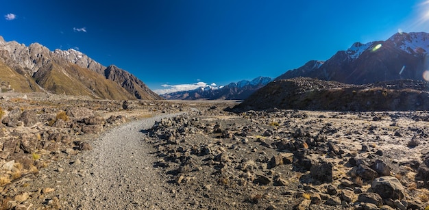 Lacs bleus et montagnes sur la Tasman Valley Walk et Tasman Glacier View ile sud Nouvelle Zelande