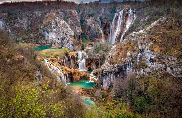 Lacs et cascades de Plitvice dans le parc national, Croatie