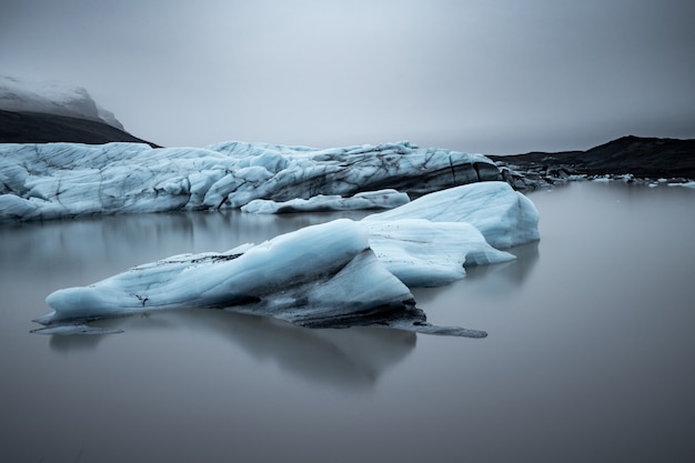 Photo lagune de glace du glacier jokulsarlon, islande