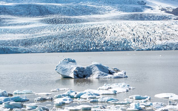 Photo lagune glaciaire de jokulsarlon, islande