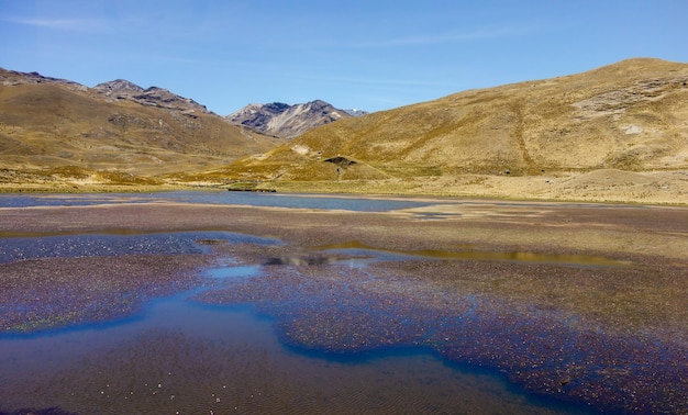 Lagune de Patococha, au parc national de Huascaran, dans les Andes péruviennes