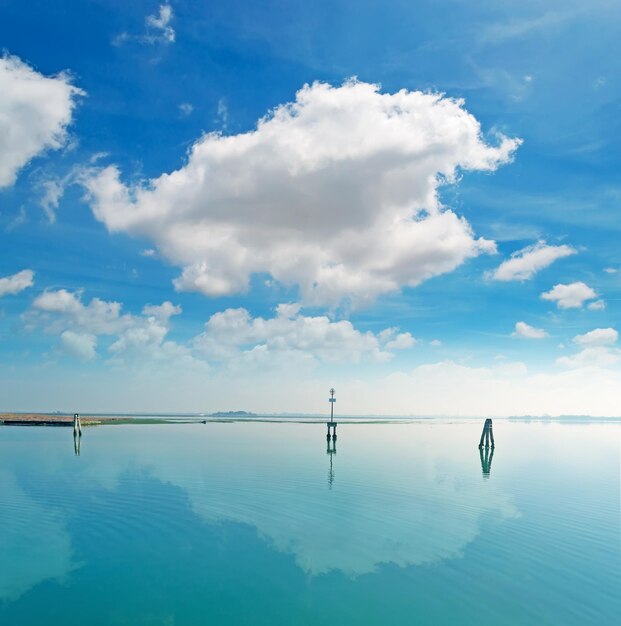 Lagune de Venise par temps nuageux