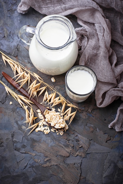 Lait d&#39;avoine végétalien non laitier