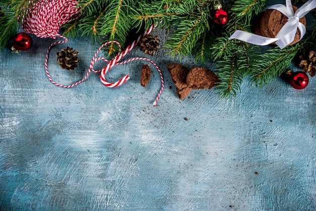 Lait et biscuits de Noël festifs