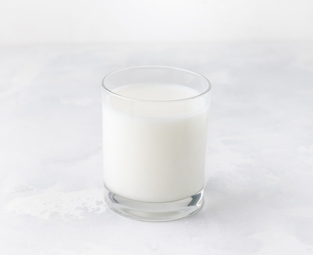 Lait de kéfir dans un verre