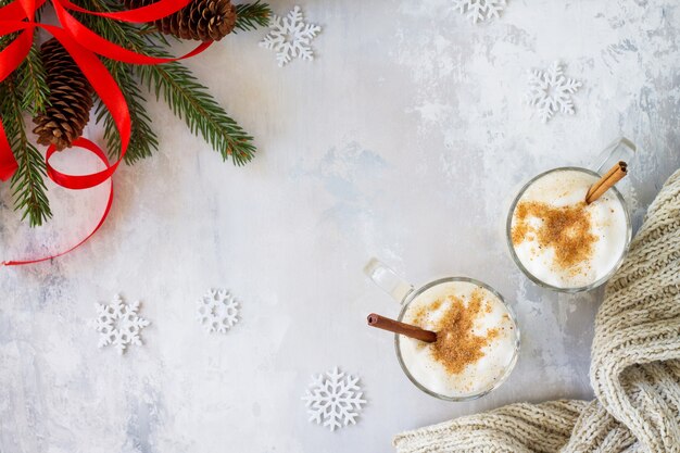 Lait de poule maison pour Noël à la cannelle