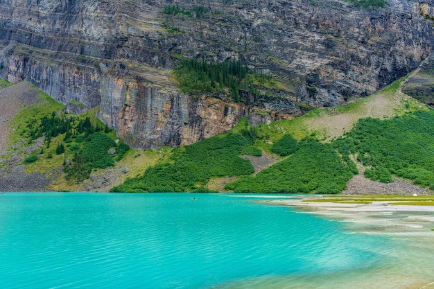 Lake Louise en été journée ensoleillée matin