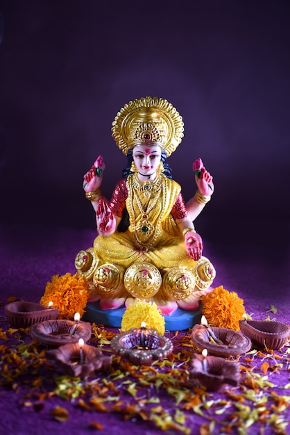 Lakshmi - déesse hindoue, déesse Lakshmi. Déesse Lakshmi lors de la célébration de Diwali. Indian Hindu Light Festival appelé Diwali