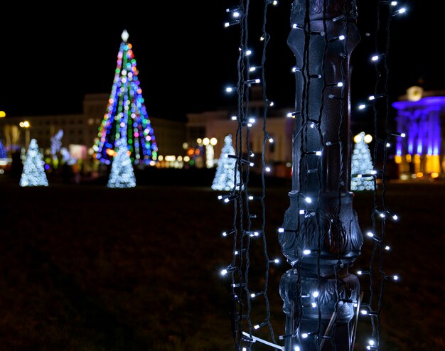 Lampadaire avec illumination