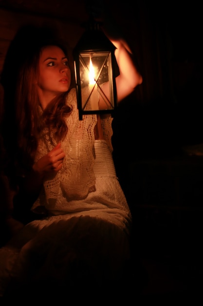 Lampe bougie femme nuit noire