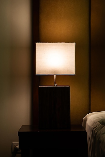 Lampe de chevet moderne lumineuse la nuit