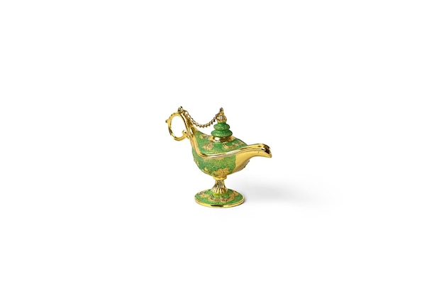 Lampe de génie magique d'Aladdin isolée sur blanc La lampe d'Aladdin est verte sur fond blanc