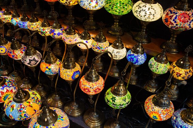 Lampes en mosaïque de style ottoman du Grand Bazar d'Istanbul