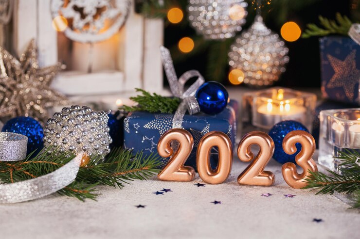 Photo lanterne de noël décorée avec une bougie allumée à l'intérieur