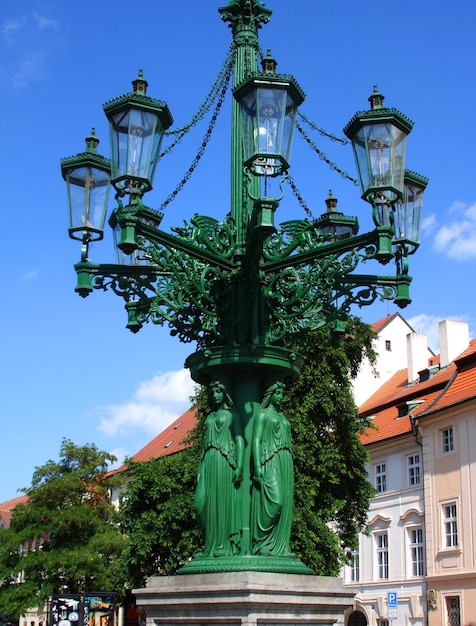 Lanterne sur la place Hradcany à Prague République Tchèque