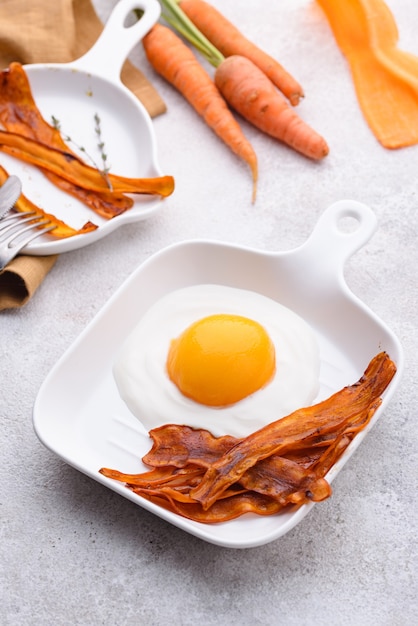 Lard de carotte et oeuf de pêche et yaourt