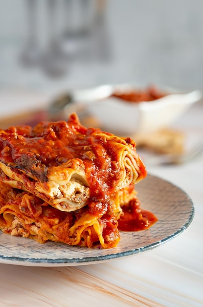 Lasagne italienne de pâtes cuites au four de spécialité gastronomique