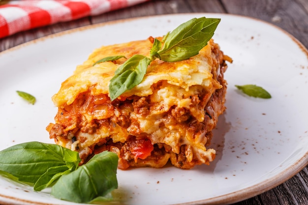 Lasagne traditionnelle à la sauce bolognaise au bœuf haché