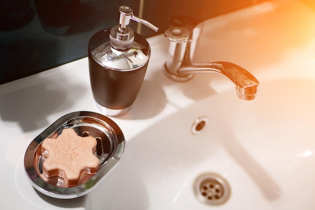 Lavabo dans la salle de bain