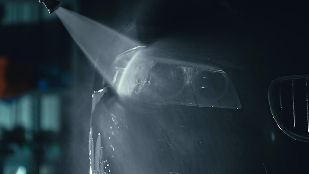 Lavage de phares de voiture Lavage de carrosserie de véhicule moderne par jet d'eau à haute pression