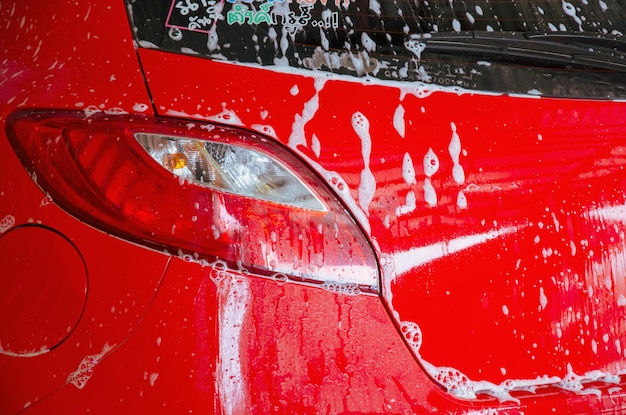 Lavage de voiture en mousse