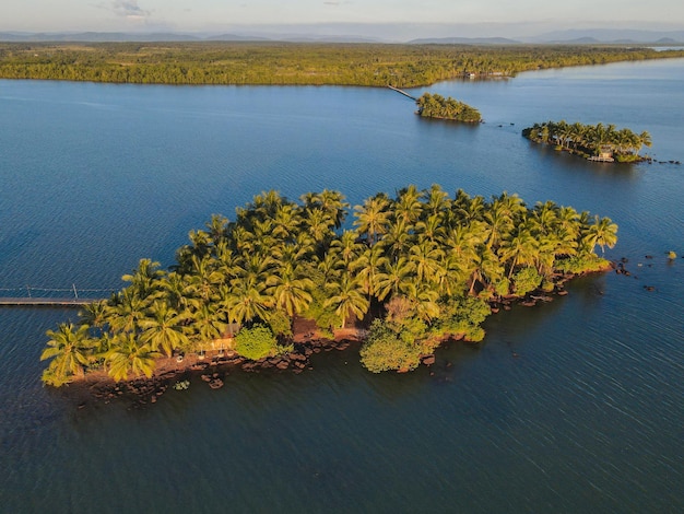 Île aux escargots dans la province de Koh Kong Paysage vacances tropicales palm été Cambodge Mer