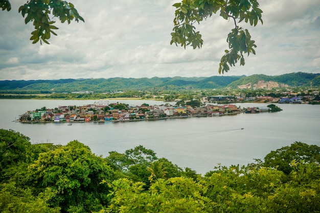 Île Peten et lac, Guatemala.