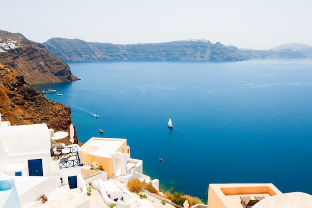 Île de Santorin, Grèce. Beau paysage d'été, vue mer.