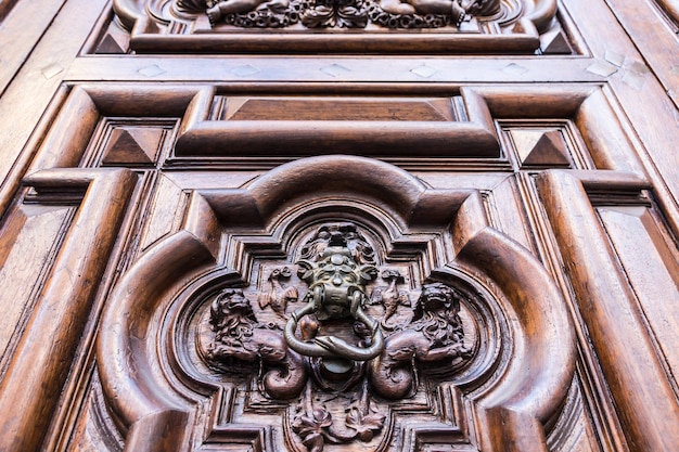 Photo la légendaire porte du diable à toutin - italie, 200 ans