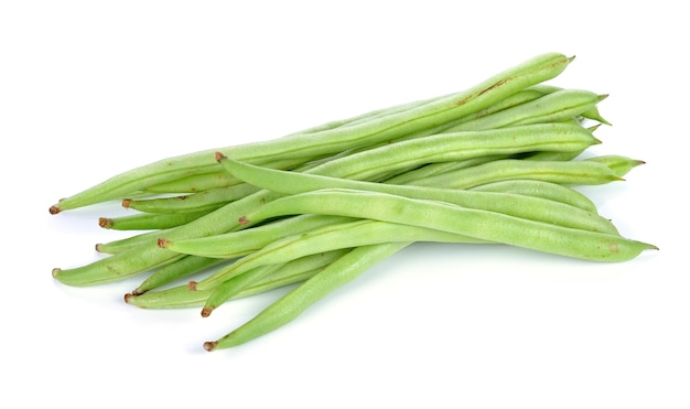 Légume de haricot vert isolé sur blanc