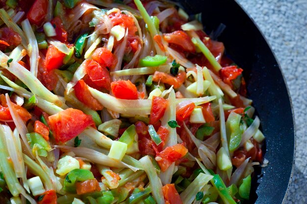 Légumes sur une casserole