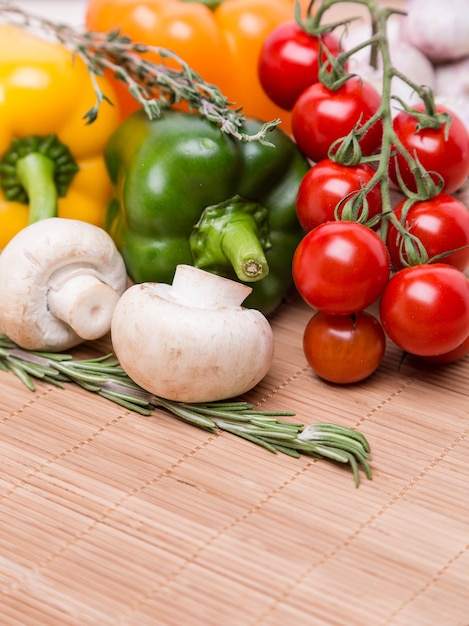 légumes frais et colorés