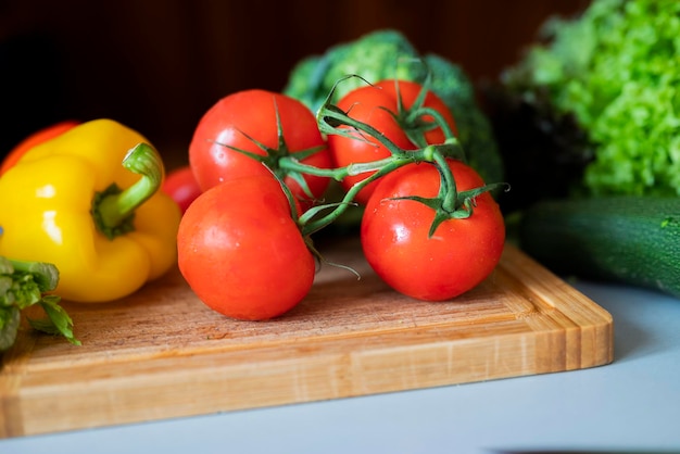 légumes frais pour salade iceberg au paprika avec chou brocoli tomates et céleri