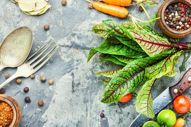 Légumes frais pour salade