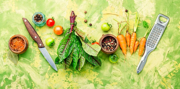 Légumes frais pour salade