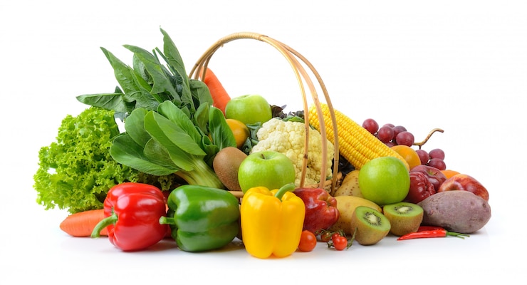 Légumes et fruits sur blanc