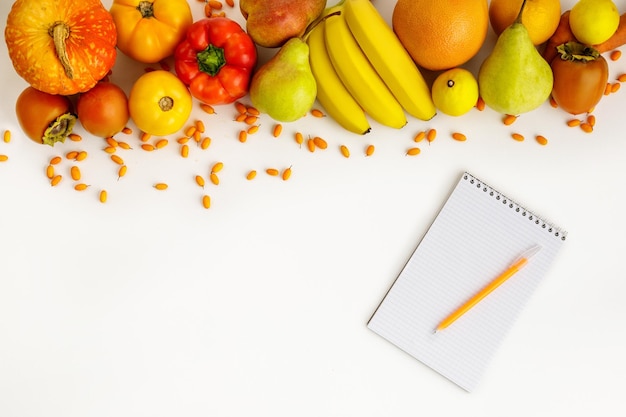 Légumes et fruits jaunes et oranges d'automne