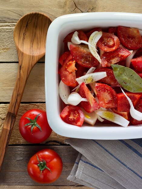 Légumes hachés pour salade