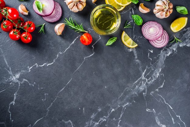 légumes et herbes pour la cuisson, vue de dessus