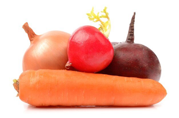 Légumes isolés sur blanc